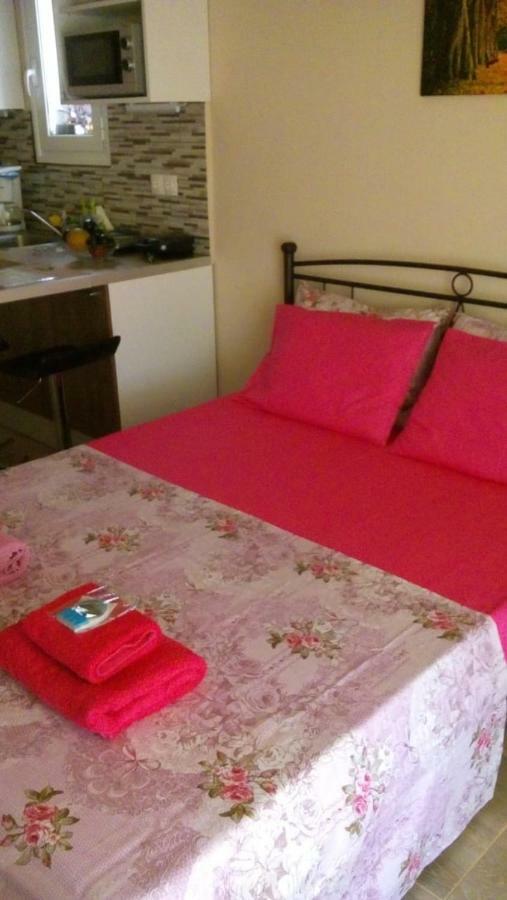 Apartament 7 Stars Near Metro Ateny Zewnętrze zdjęcie